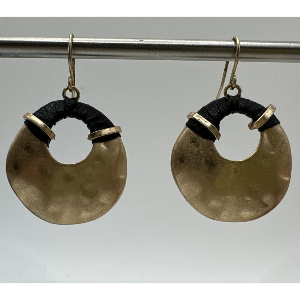 copper tone black  hammered dangle pierced earrings 1.5”